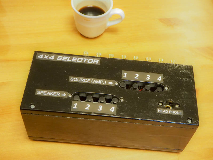 4×4 Speaker Selector